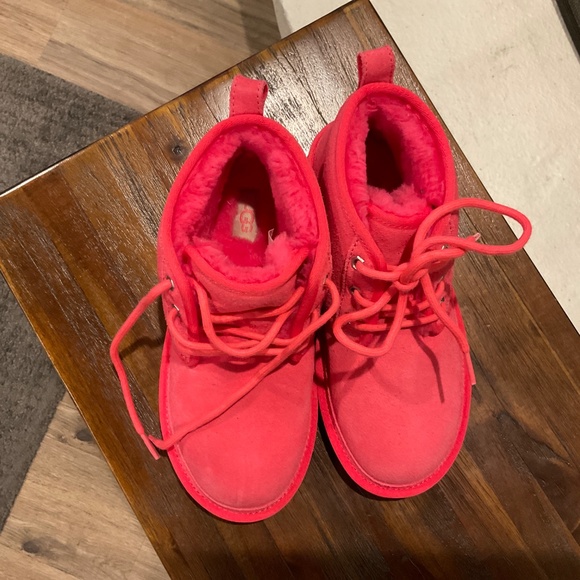 UGG Neumel II Water Resistant Chukka Boot Rock Rose Size 7 - Picture 3 of 9